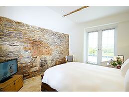 Live and Let Live Inn