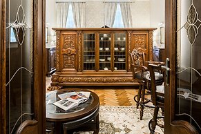 Exclusive Royal Apartments