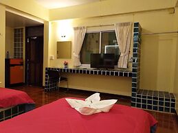 Baan Sai Thong Hotel