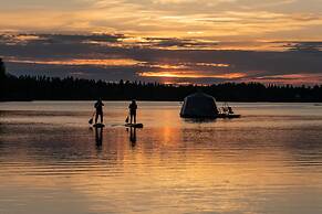 Arctic Guesthouse & Igloos
