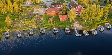 Arctic Guesthouse & Igloos