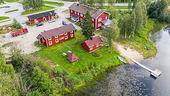 Arctic Guesthouse & Igloos