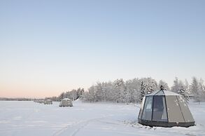 Arctic Guesthouse & Igloos