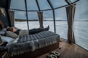 Arctic Guesthouse & Igloos