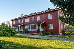 Arctic Guesthouse & Igloos