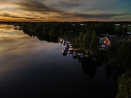 Arctic Guesthouse & Igloos