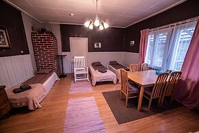 Arctic Guesthouse & Igloos