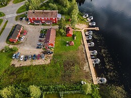 Arctic Guesthouse & Igloos