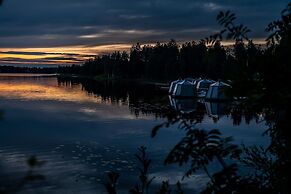 Arctic Guesthouse & Igloos