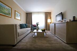 The Sanrock By Le Reve Hotels