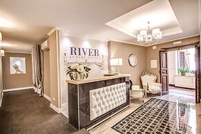 River Luxury Suites