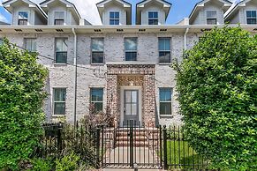 Residences Du Hosteeva