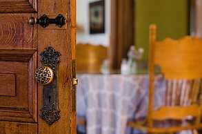 The Levi Deal Mansion Bed & Breakfast