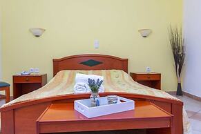 Pyrgos Beach Studios