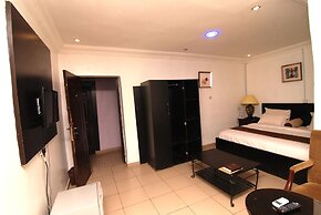 Silverland Hotel and Suites