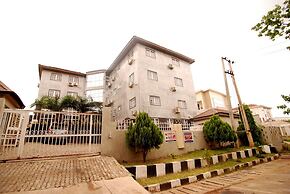 Silverland Hotel and Suites