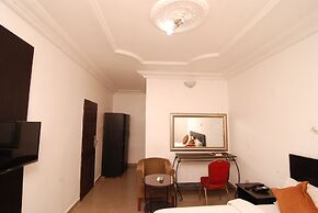 Silverland Hotel and Suites