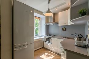 AG Apartment on Mashinostroenya 9, 135