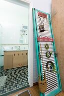 Little Pig Home - Hostel