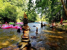 Bear Creek Lodge and Cabins in Helen Ga - Pet Friendly, River on Prope
