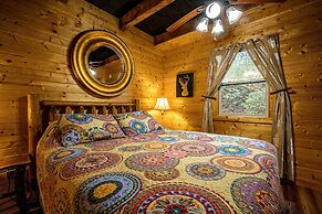 Bear Creek Lodge and Cabins in Helen Ga - Pet Friendly, River on Prope