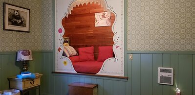 Bear Creek Lodge and Cabins in Helen Ga - Pet Friendly, River on Prope