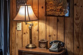 Bear Creek Lodge and Cabins in Helen Ga - Pet Friendly, River on Prope