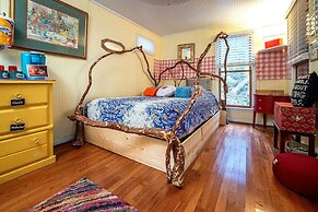 Bear Creek Lodge and Cabins in Helen Ga - Pet Friendly, River on Prope