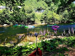 Bear Creek Lodge and Cabins in Helen Ga - Pet Friendly, River on Prope