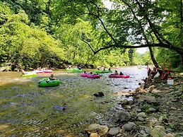 Bear Creek Lodge and Cabins in Helen Ga - Pet Friendly, River on Prope