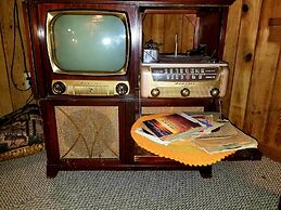 Bear Creek Lodge and Cabins in Helen Ga - Pet Friendly, River on Prope