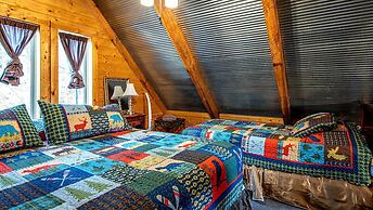 Bear Creek Lodge and Cabins in Helen Ga - Pet Friendly, River on Prope