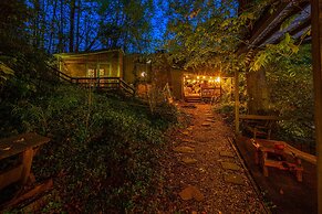 Bear Creek Lodge and Cabins in Helen Ga - Pet Friendly, River on Prope