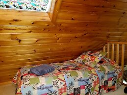 Bear Creek Lodge and Cabins in Helen Ga - Pet Friendly, River on Prope