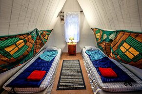 Bear Creek Lodge and Cabins in Helen Ga - Pet Friendly, River on Prope