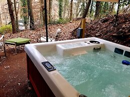 Bear Creek Lodge and Cabins in Helen Ga - Pet Friendly, River on Prope