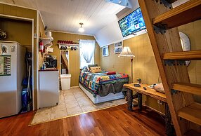 Bear Creek Lodge and Cabins in Helen Ga - Pet Friendly, River on Prope