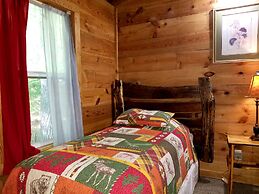 Bear Creek Lodge and Cabins in Helen Ga - Pet Friendly, River on Prope