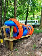 Bear Creek Lodge and Cabins in Helen Ga - Pet Friendly, River on Prope