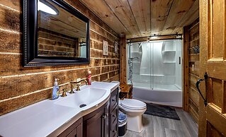 Bear Creek Lodge and Cabins in Helen Ga - Pet Friendly, River on Prope