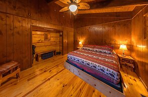 Bear Creek Lodge and Cabins in Helen Ga - Pet Friendly, River on Prope