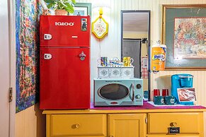 Bear Creek Lodge and Cabins in Helen Ga - Pet Friendly, River on Prope