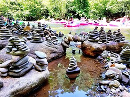 Bear Creek Lodge and Cabins in Helen Ga - Pet Friendly, River on Prope