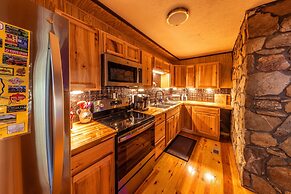 Bear Creek Lodge and Cabins in Helen Ga - Pet Friendly, River on Prope