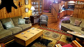Bear Creek Lodge and Cabins in Helen Ga - Pet Friendly, River on Prope