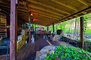 Bear Creek Lodge and Cabins in Helen Ga - Pet Friendly, River on Prope