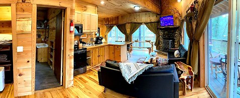 Bear Creek Lodge and Cabins in Helen Ga - Pet Friendly, River on Prope