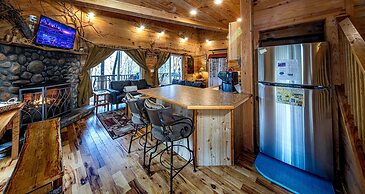 Bear Creek Lodge and Cabins in Helen Ga - Pet Friendly, River on Prope