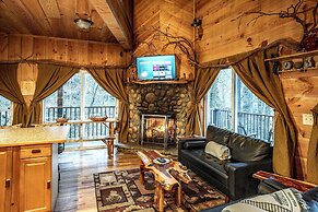 Bear Creek Lodge and Cabins in Helen Ga - Pet Friendly, River on Prope