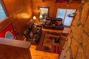Bear Creek Lodge and Cabins in Helen Ga - Pet Friendly, River on Prope
